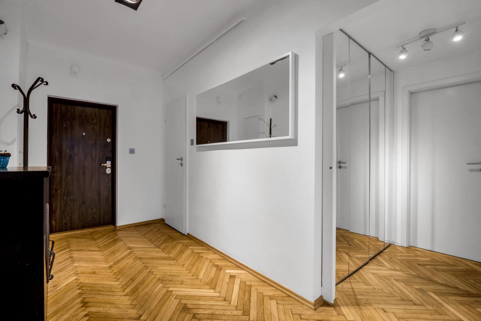 Metro Politechnika 3-Bedroom Apartment Varşovia Exterior foto